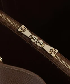 Ange Beuteltasche genarbtes Rindsleder braun