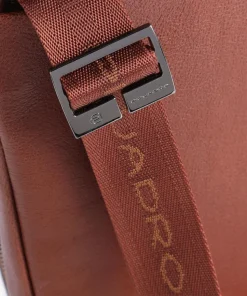 Black Square Umhängetasche genarbtes Leder tabak