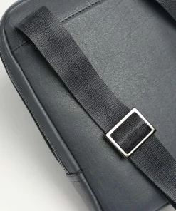 Black Square Umhängetasche genarbtes Rindsleder blaugrau