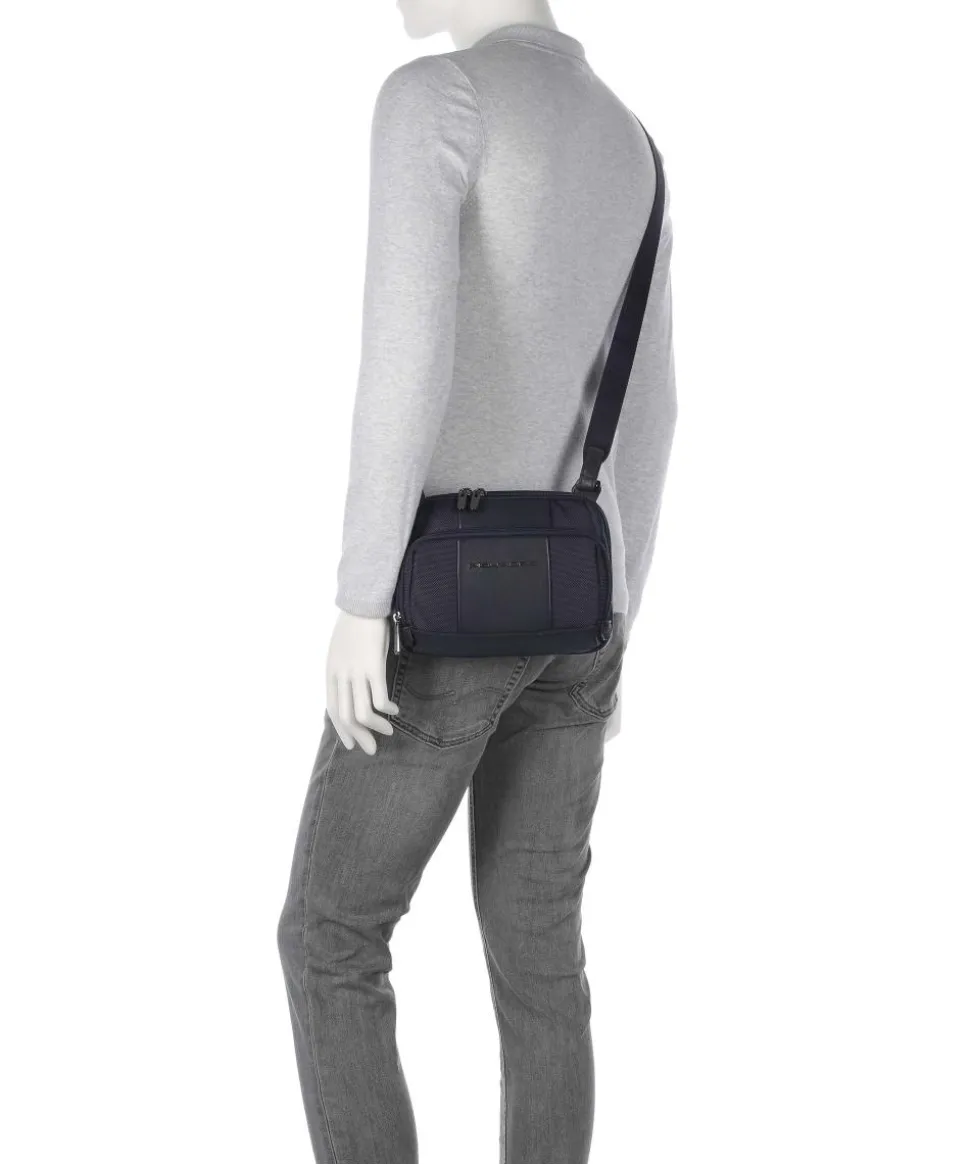 Brief Umhängetasche recyceltes Nylon navy