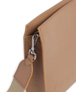 Myrtha Maxi Logo Umhängetasche genarbtes Leder hellbraun