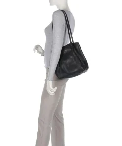 Nordic Simplicity Schultertasche Leder schwarz