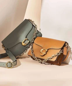 Tabby Soft Chain Schultertasche fein genarbtes Leder graugrün